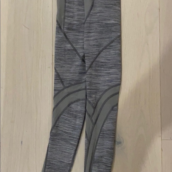 gray ivivva leggings, girls size 12 - Picture 2 of 6